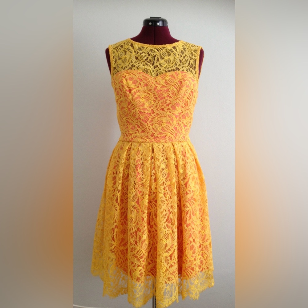 Boat Neckline Sleeveless Box Pleat Full Dress